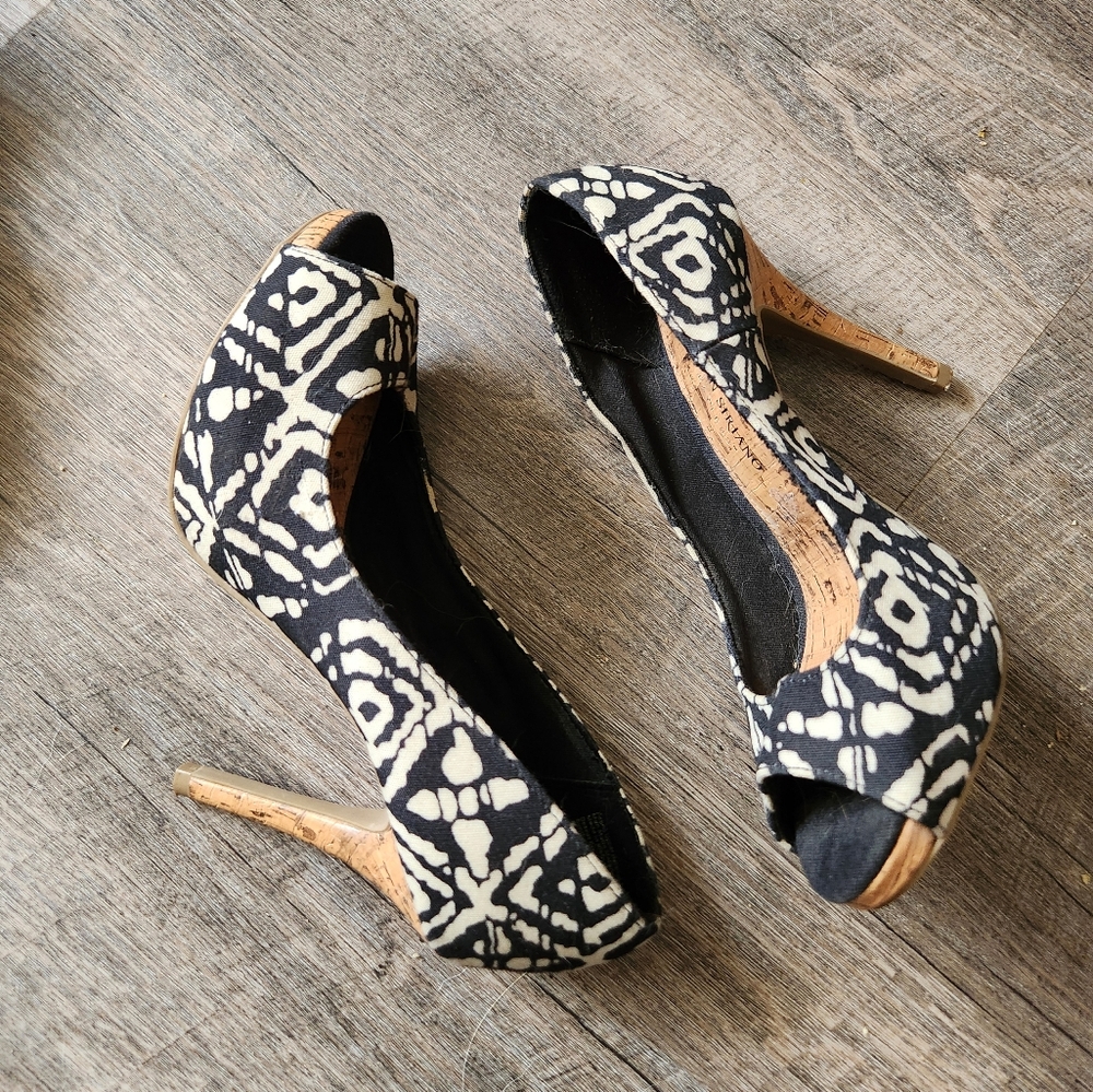 Christian Siriano Black and Cream Patterned Heels